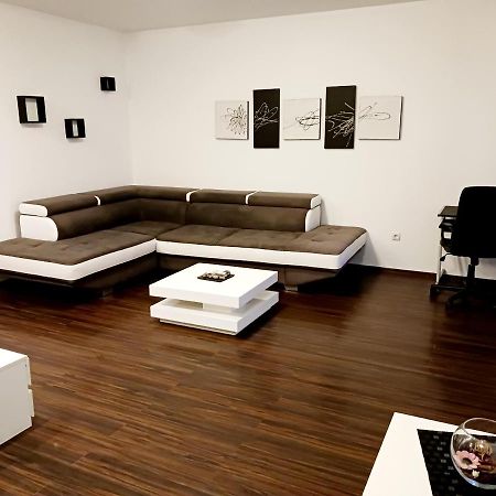 Familyhouse Apartment พูลา ภายนอก รูปภาพ